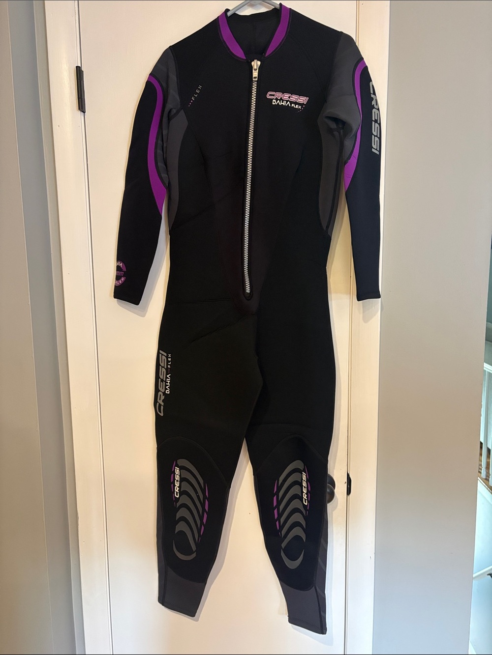 Cressi 2.5mm XXL Bahia Flex Women's Full Wetsuit in Black & Purple
